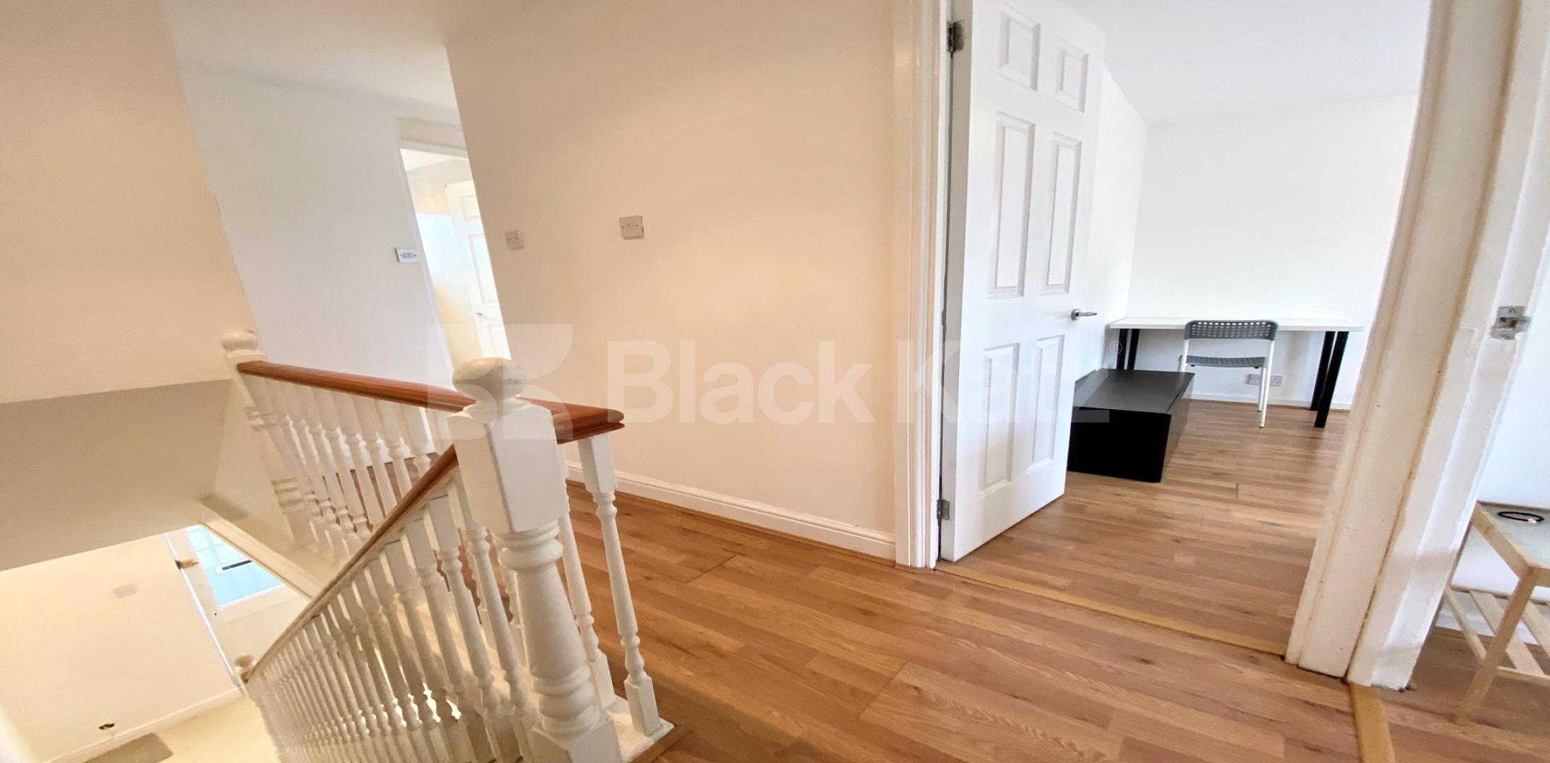 			LET , 3 Bedroom, 1 bath, 1 reception House			 Ainslie Walk, Balham